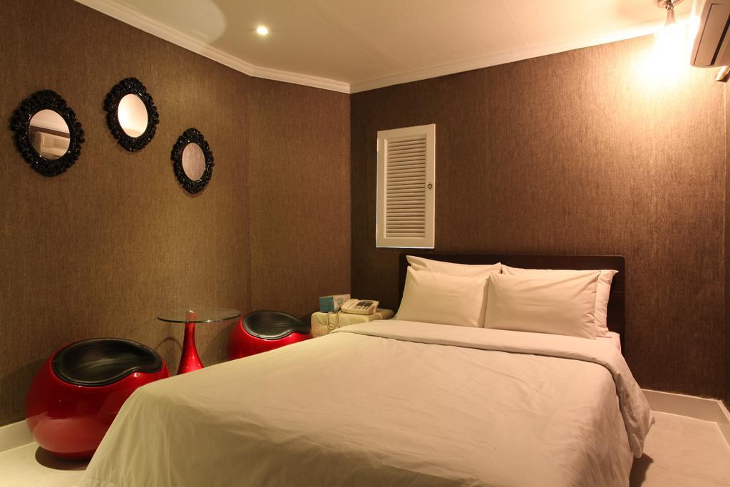 Hotel Goguma Shinchon ソウル特別市 エクステリア 写真