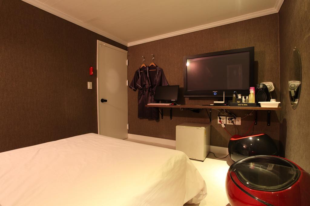 Hotel Goguma Shinchon ソウル特別市 エクステリア 写真