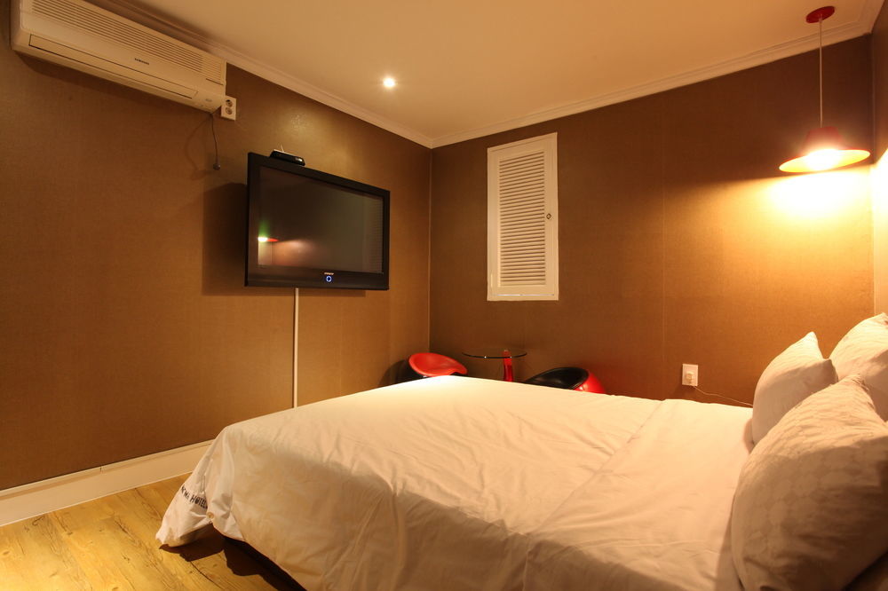 Hotel Goguma Shinchon ソウル特別市 エクステリア 写真