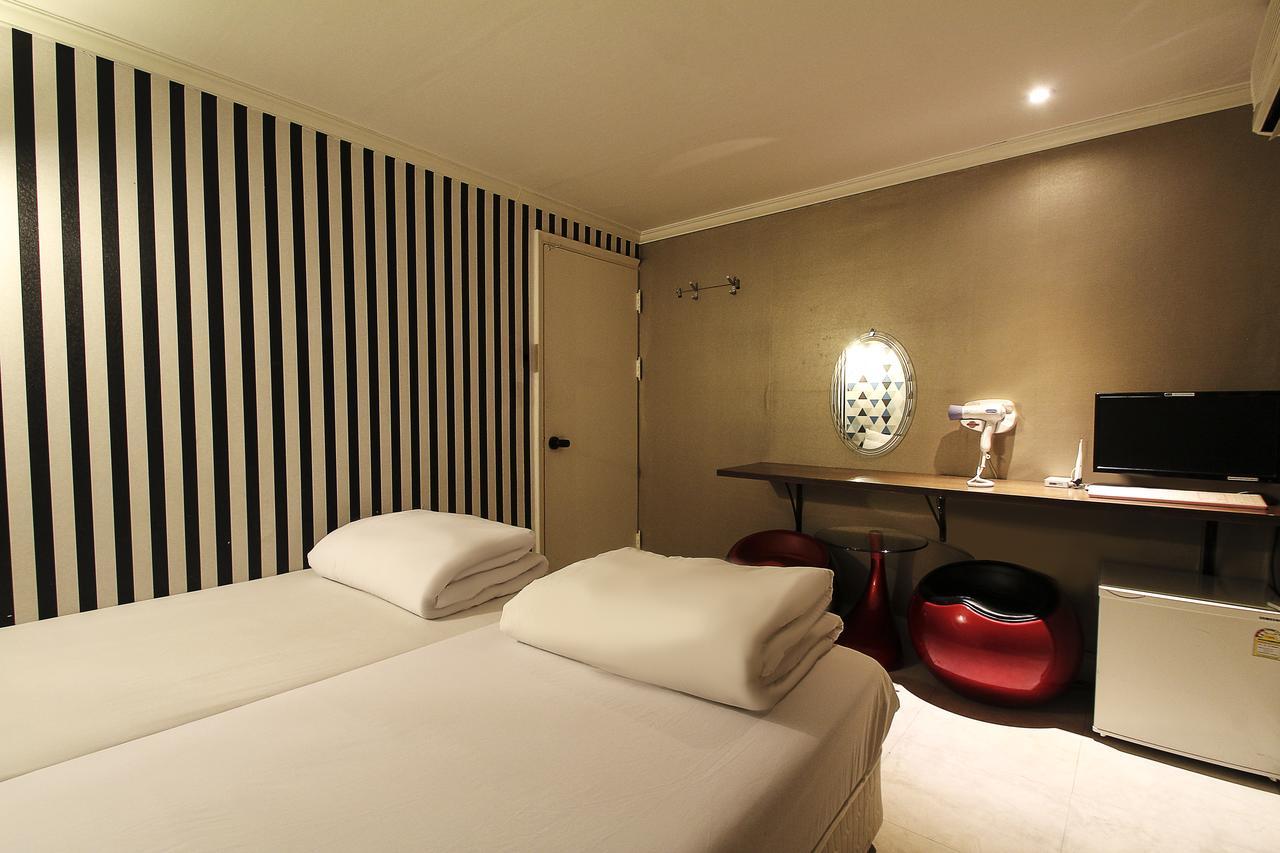 Hotel Goguma Shinchon ソウル特別市 エクステリア 写真