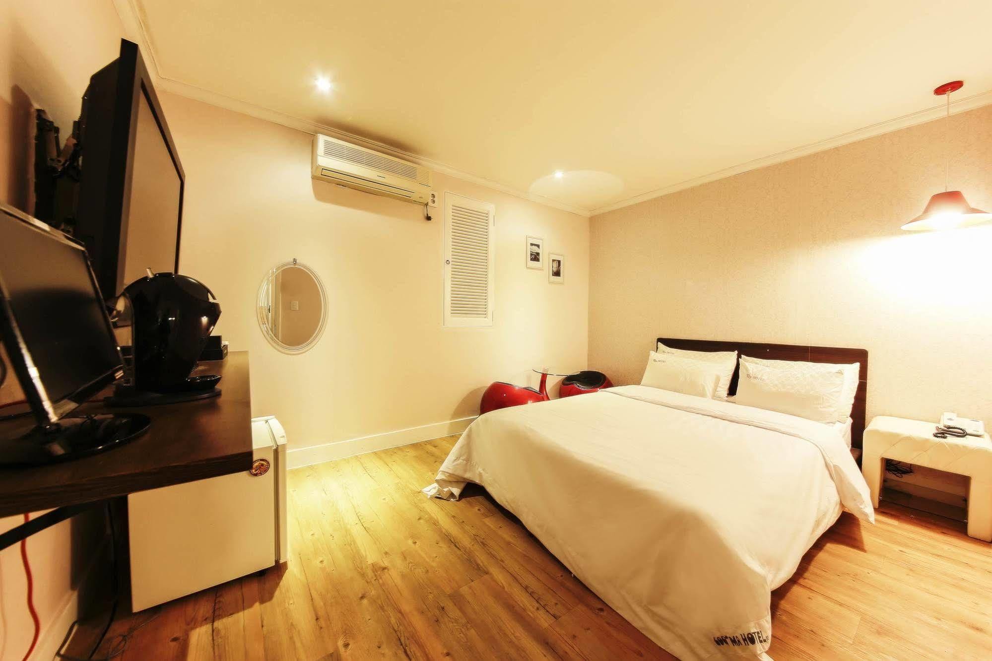 Hotel Goguma Shinchon ソウル特別市 エクステリア 写真